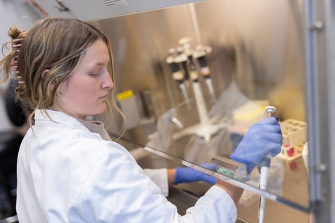 Winter Philibert working in the lab