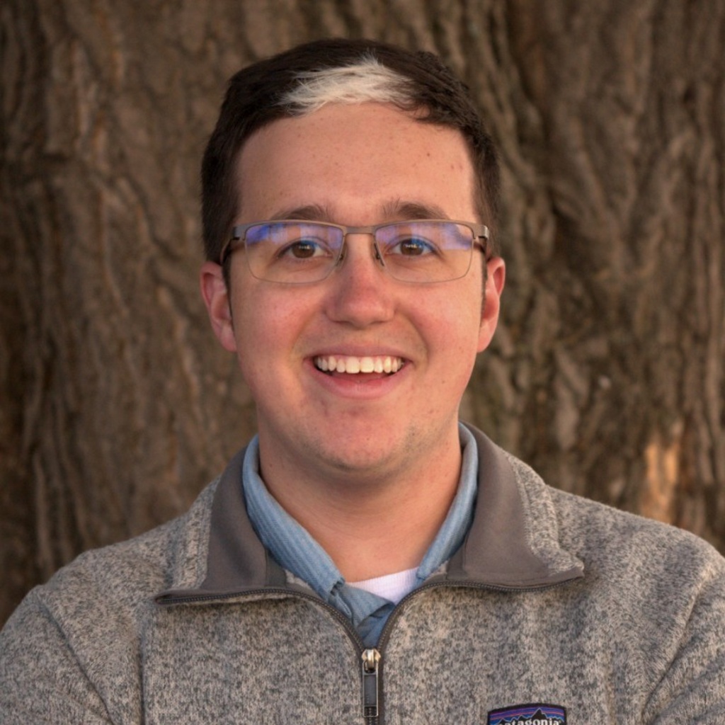 Headshot of Andrew Behrens