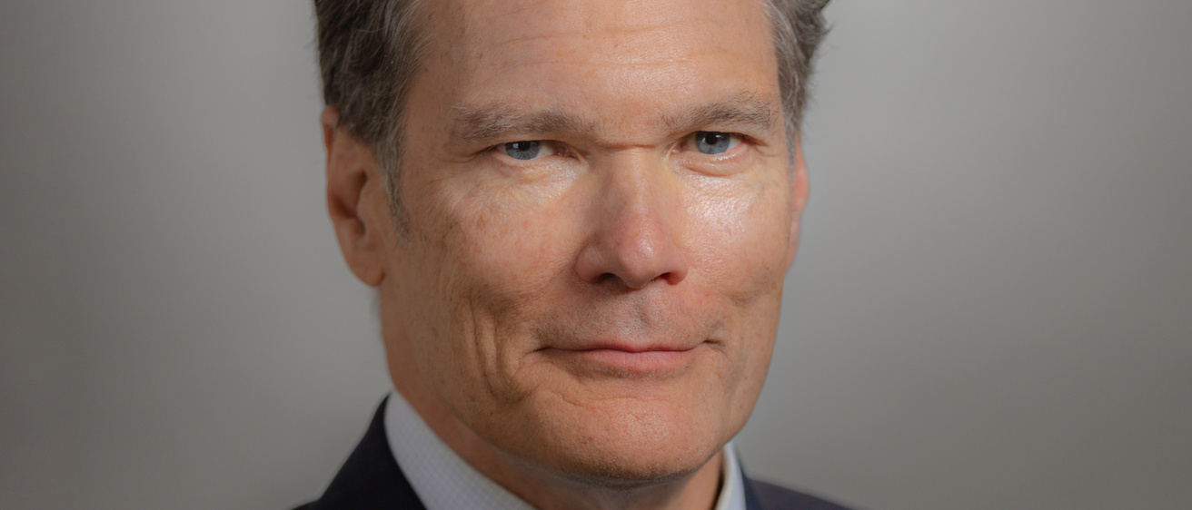 2022 Jon Darsee Headshot-1.jpg