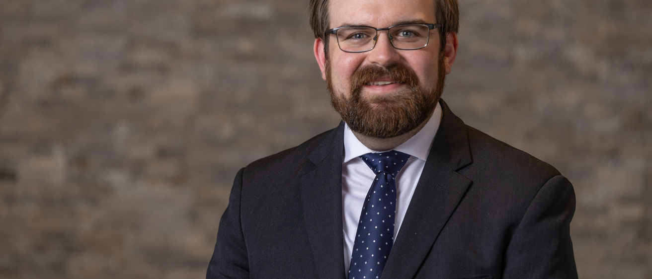 Zach Richards headshot