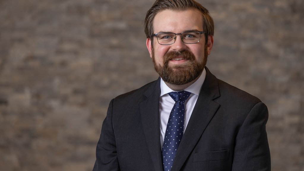 Zach Richards headshot